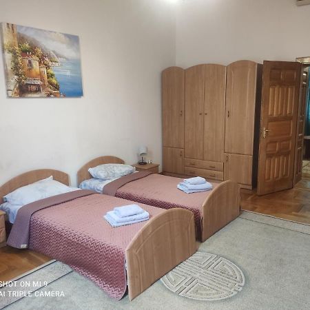 Apartments Domovik ,Kirilla I Mefodiya, 5 มุกาเชเว ภายนอก รูปภาพ