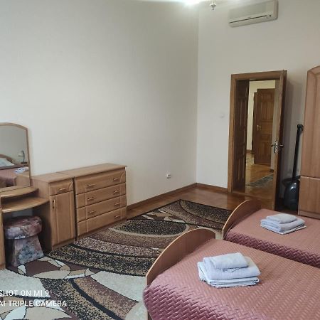 Apartments Domovik ,Kirilla I Mefodiya, 5 มุกาเชเว ภายนอก รูปภาพ