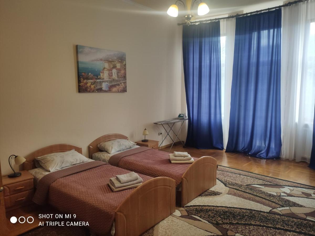 Apartments Domovik ,Kirilla I Mefodiya, 5 มุกาเชเว ภายนอก รูปภาพ