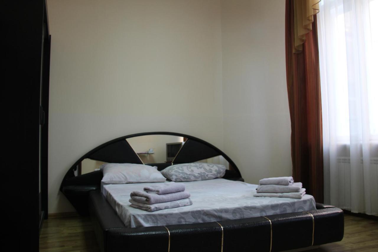 Apartments Domovik ,Kirilla I Mefodiya, 5 มุกาเชเว ภายนอก รูปภาพ