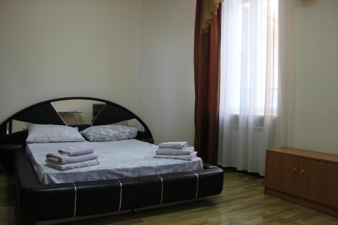 Apartments Domovik ,Kirilla I Mefodiya, 5 มุกาเชเว ภายนอก รูปภาพ